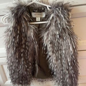 Toddler girls faux fur vest size 2t
